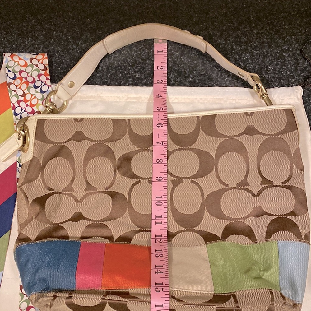 COACH jacquard w/multicolored band at base. Cream patent leather trim. #10858 - Picture 13 of 15